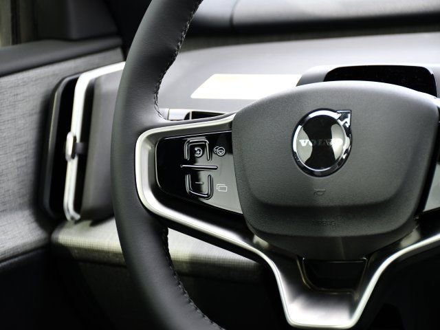 New 2026 Volvo EX30 Plus w/ Protection Package Premier image 20