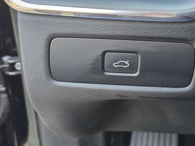 Certified 2023 Volvo XC60 B5 Core w/ Protection Package Premier image 23