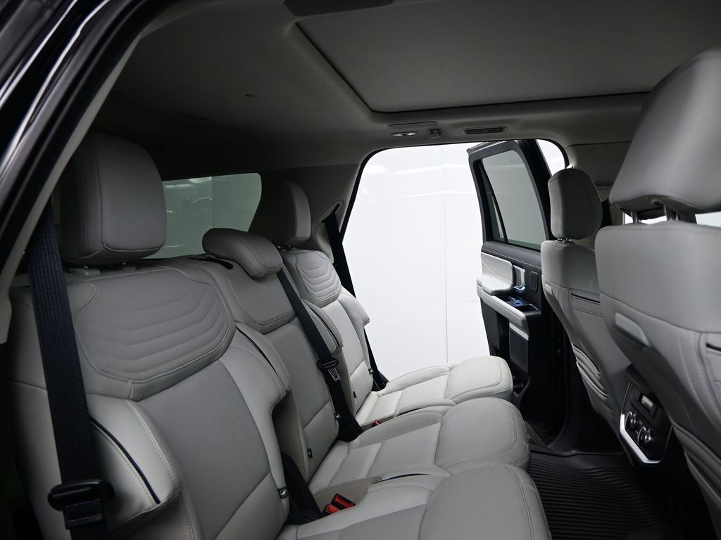 Used 2025 Ford Expedition Platinum w/ Platinum Ultimate Package image 25