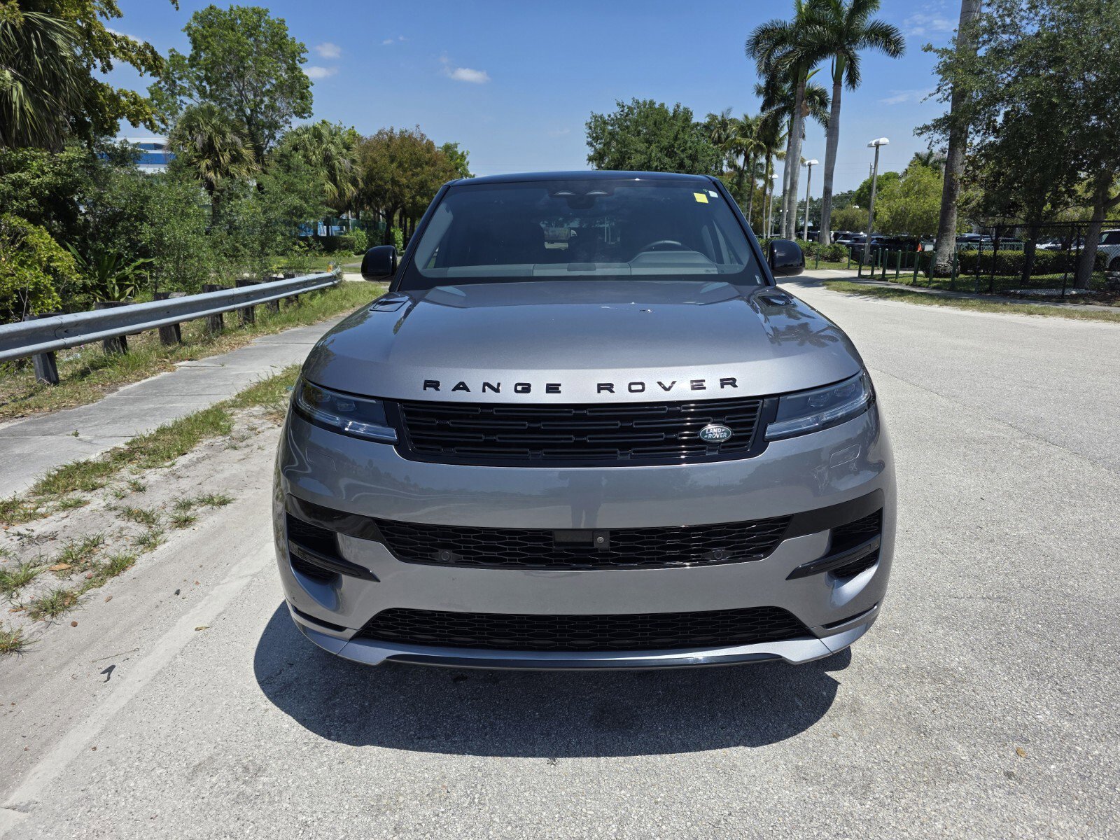 Used 2024 Land Rover Range Rover Sport Dynamic SE AWD/4WD image 8