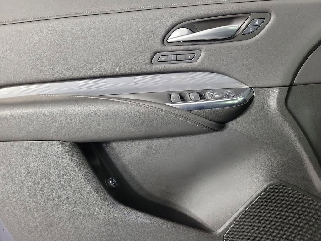 Certified 2025 Cadillac XT4 Premium Luxury image 18