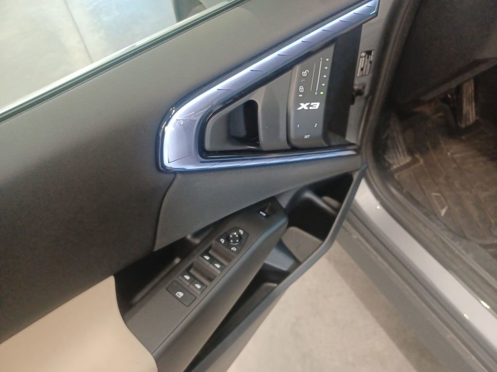 Certified 2025 BMW X3 xDrive30i w/ Convenience Package image 12