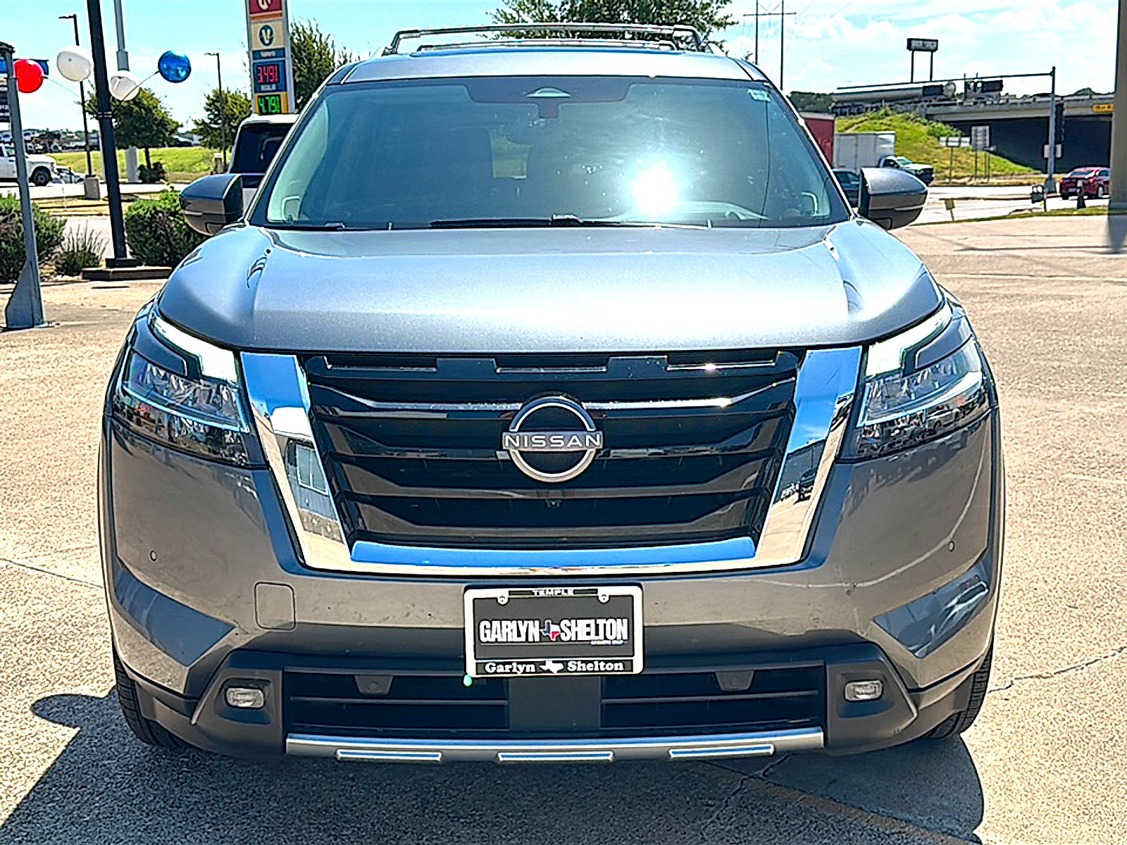 Used 2022 Nissan Pathfinder Platinum w/ Cargo Package AWD/4WD image 11
