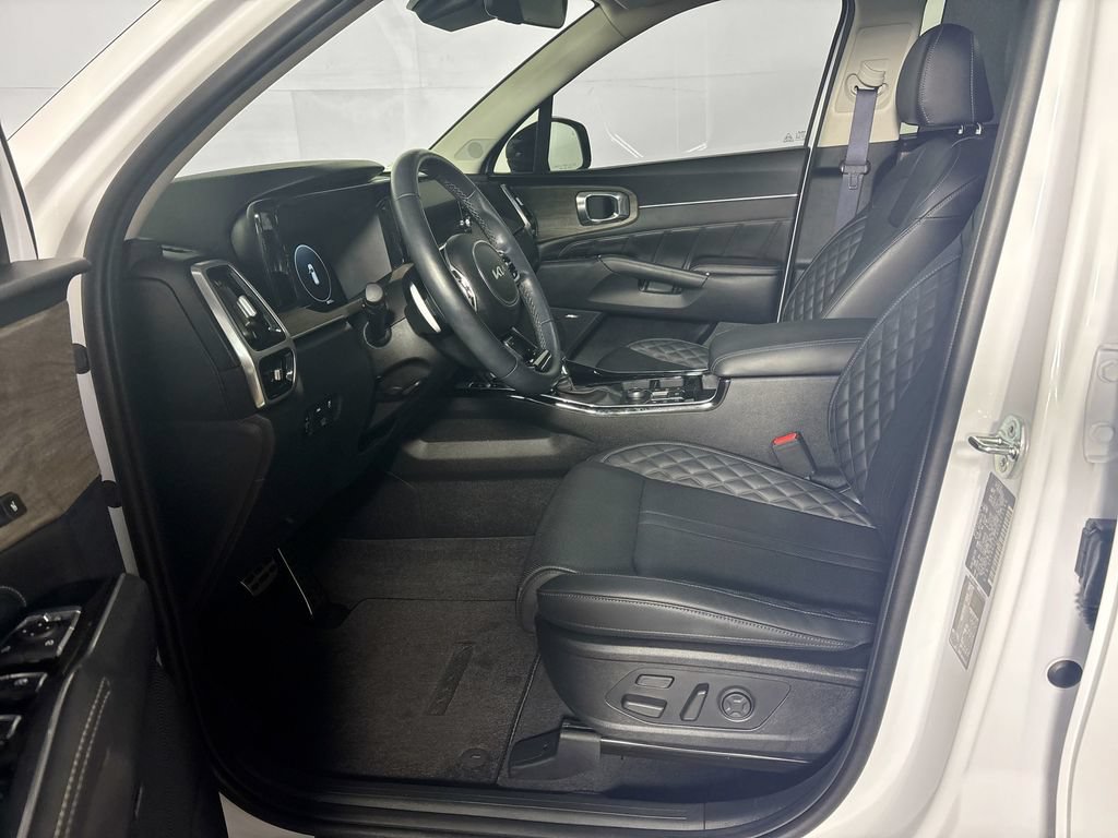 Certified 2023 Kia Sorento SX Prestige AWD/4WD image 12