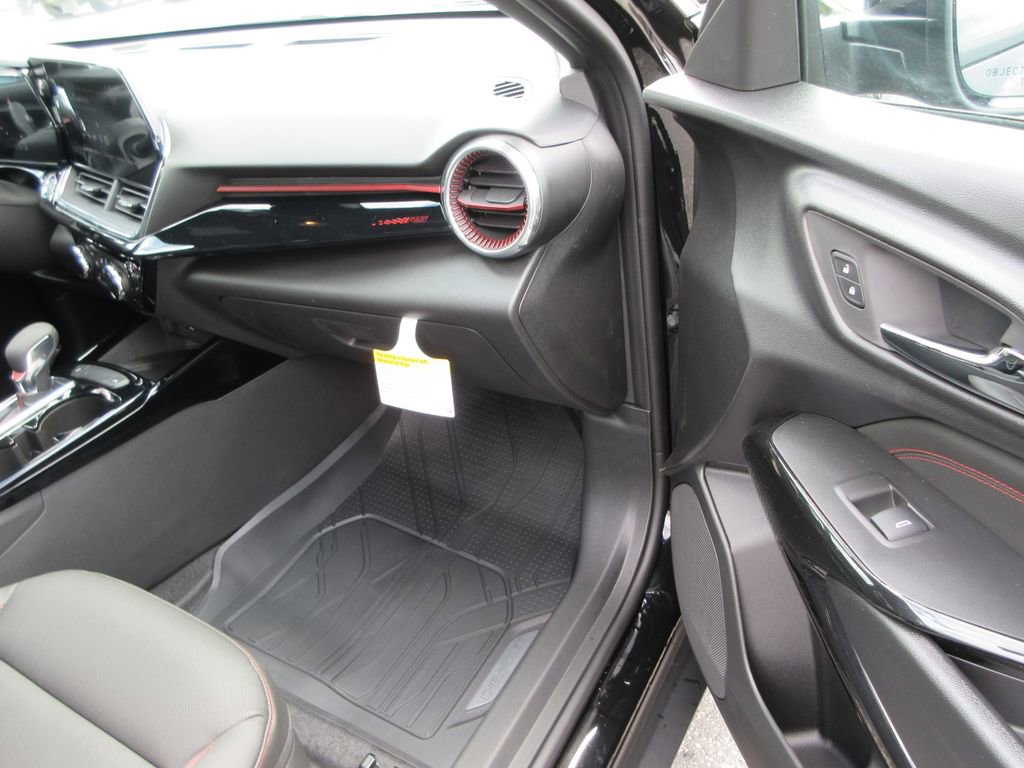 New 2026 Chevrolet Trax RS w/ Sunroof Package FWD image 18