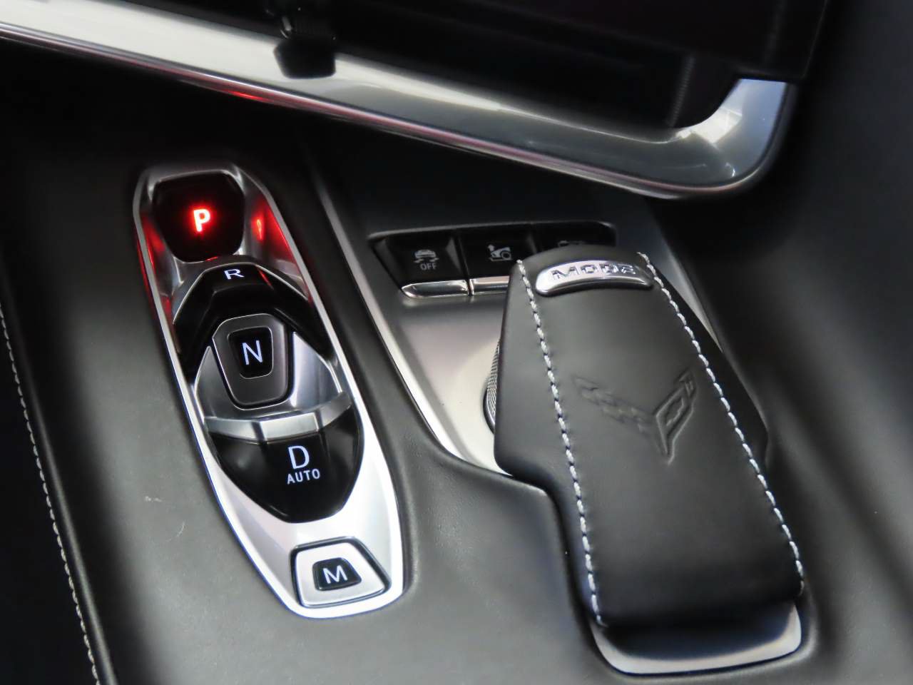 Used 2020 Chevrolet Corvette Stingray Premium Conv w/ 3LT Preferred Equipment Group RWD image 13