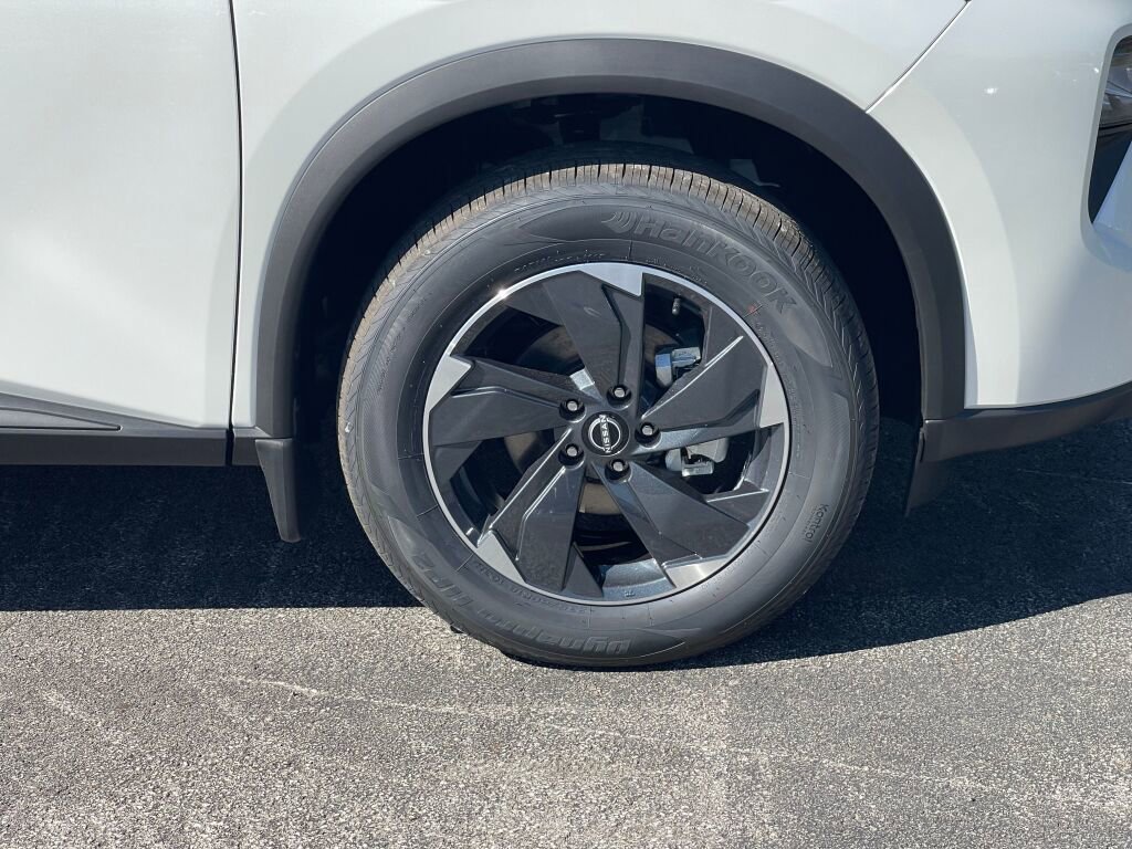 New 2026 Nissan Rogue SV image 17