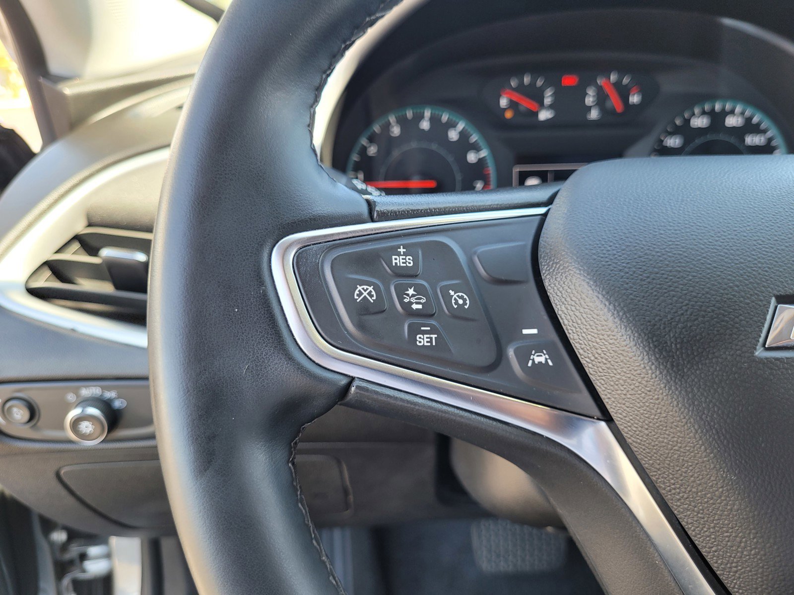 Used 2024 Chevrolet Malibu RS FWD image 21