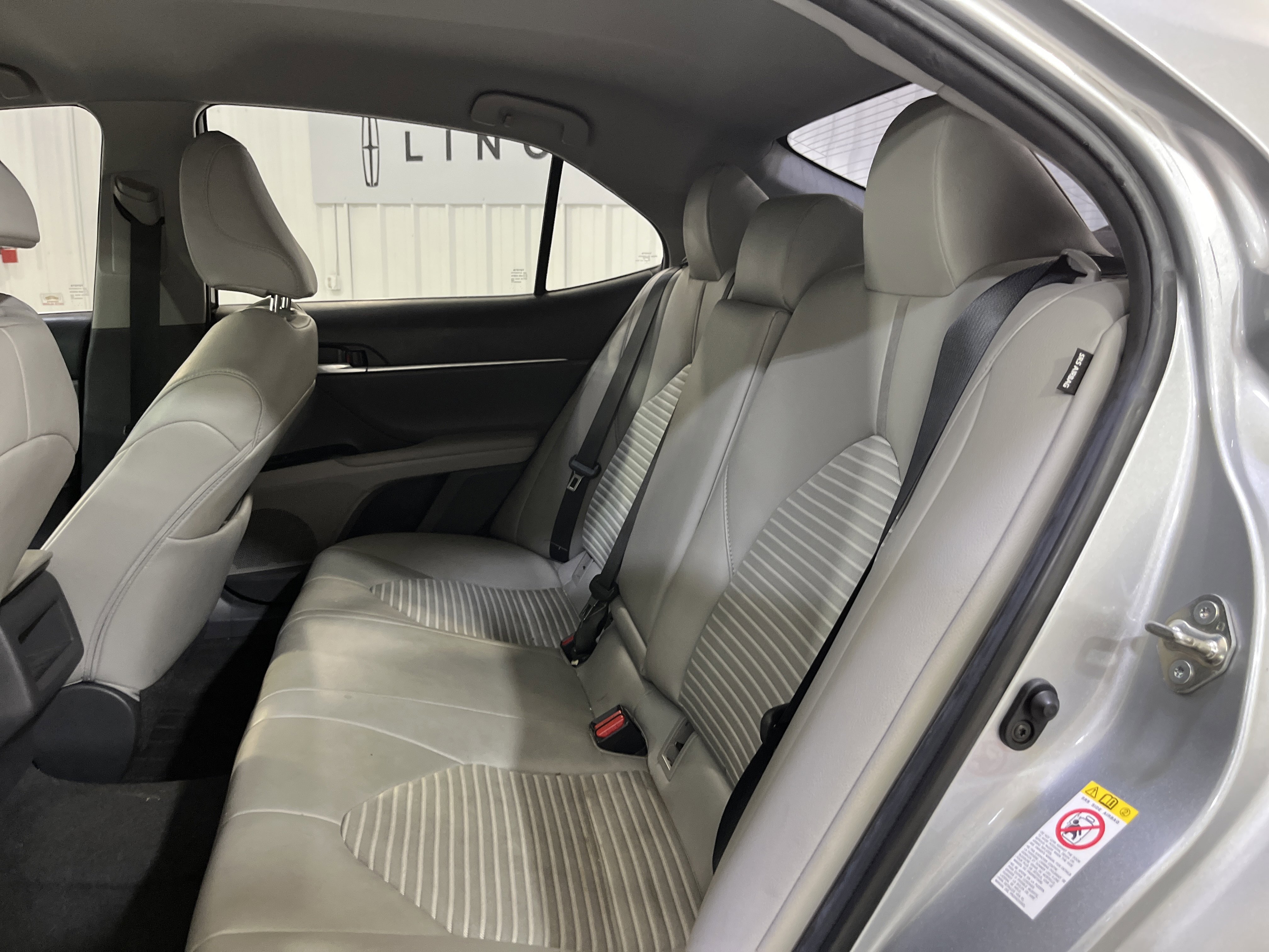 Used 2018 Toyota Camry SE image 8