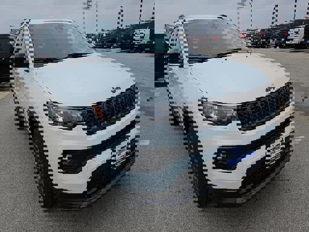 New 2026 Jeep Compass Latitude image 10