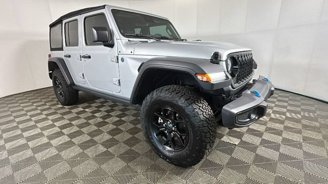 Used 2024 Jeep Wrangler Unlimited AWD/4WD image 2