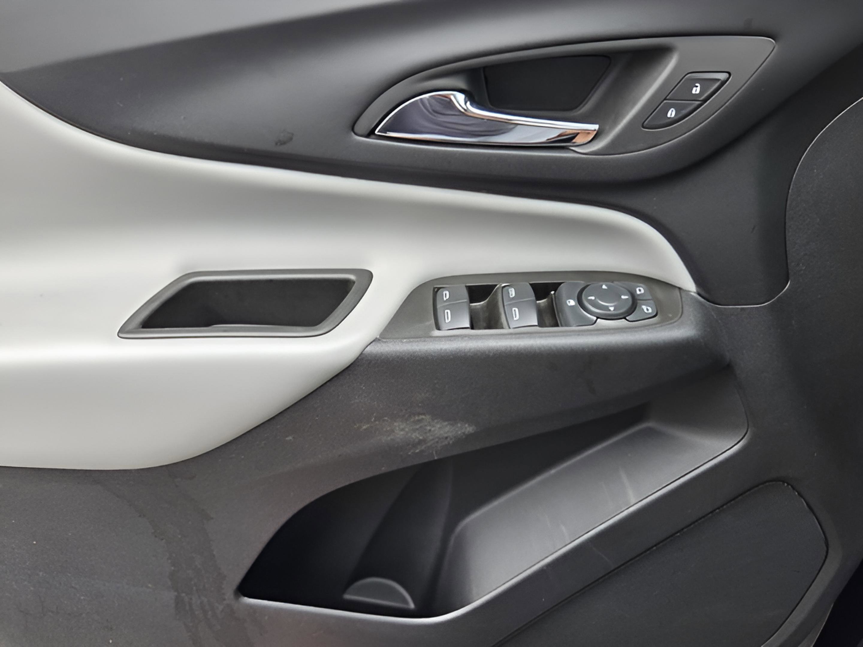 Used 2024 Chevrolet Equinox LS w/ Midnight Edition FWD image 28