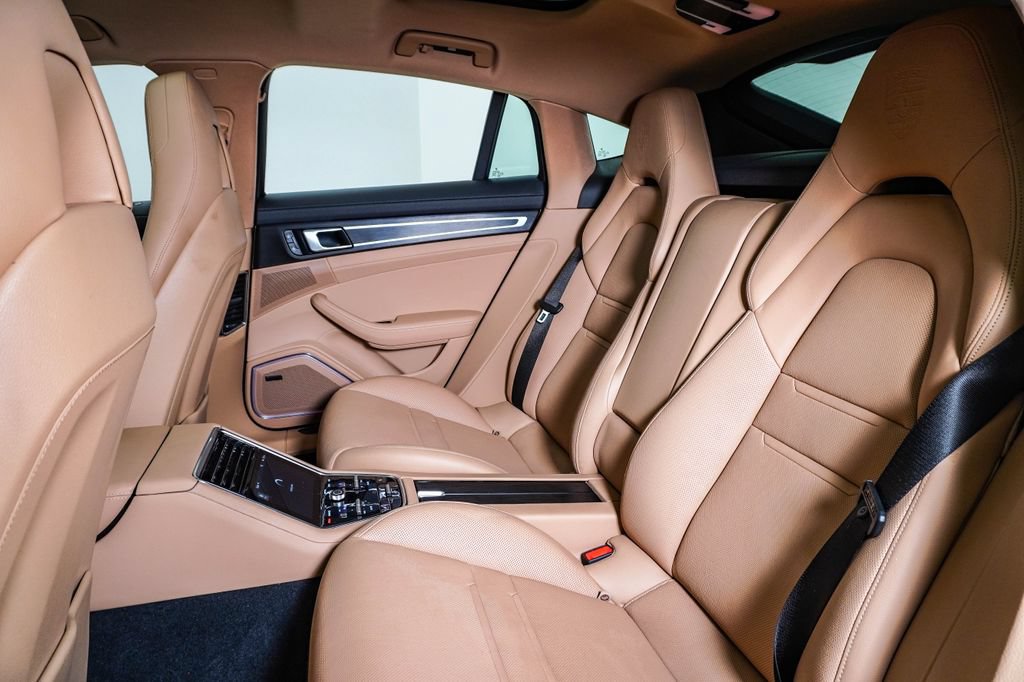 Certified 2023 Porsche Panamera 4 Platinum Edition AWD/4WD image 17