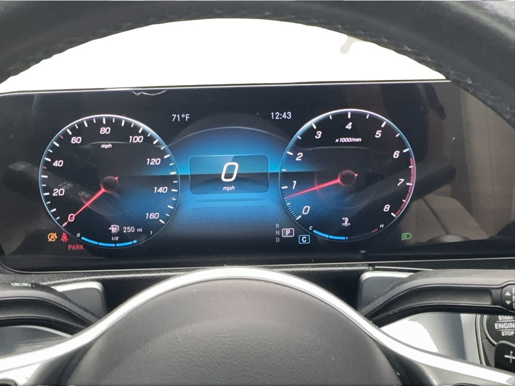 Used 2022 Mercedes-Benz GLB 250 w/ Premium Package Lite image 37