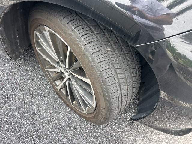 Used 2023 Lexus ES 300h w/ Premium Package FWD image 4