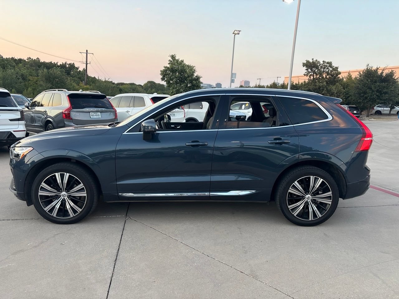 Certified 2023 Volvo XC60 B5 Plus w/ Climate Package AWD/4WD image 10