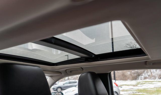 Used 2023 Chrysler 300 Touring L w/ Popular Equipment Group image 14