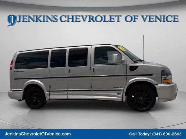Used 2021 Chevrolet Express 2500 RWD image 2