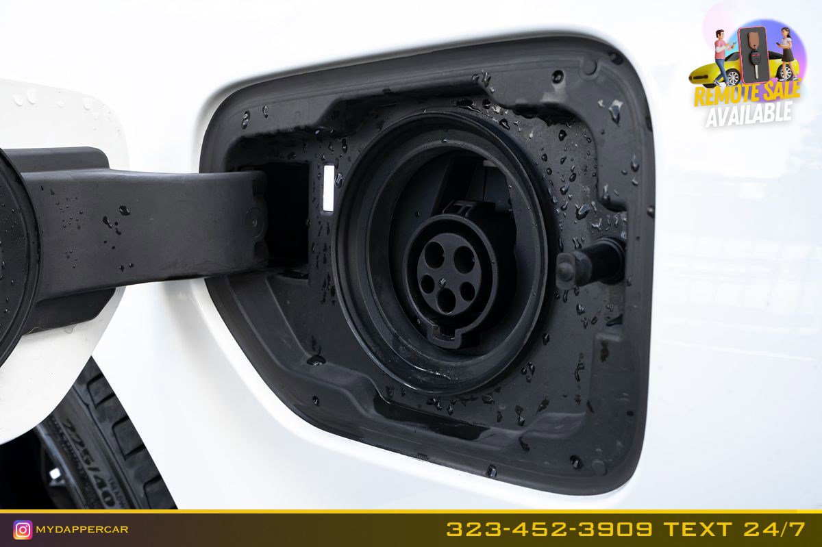 Used 2021 BMW 330e w/ M Sport Package image 19