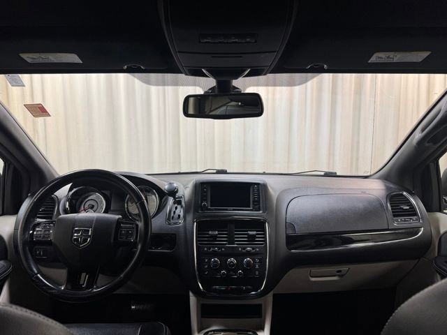 Used 2019 Dodge Grand Caravan SXT w/ Rear Park Assist Package FWD image 24