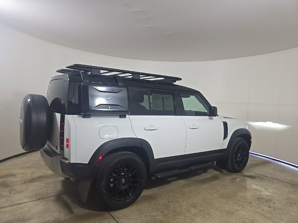 Used 2023 Land Rover Defender 110 S image 6