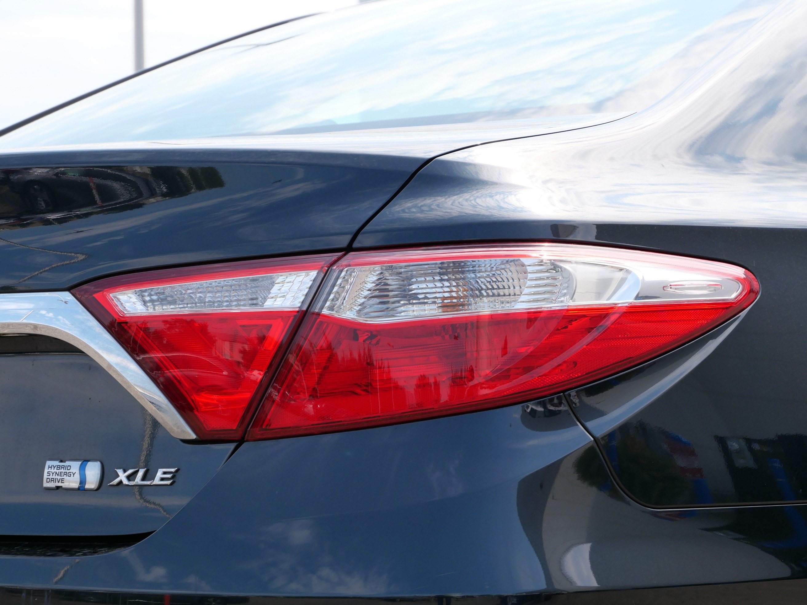 Used 2016 Toyota Camry XLE w/ Moonroof Package FWD image 17