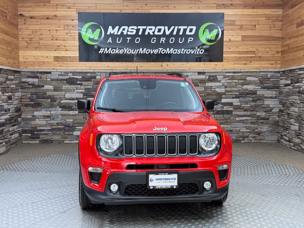 Used 2023 Jeep Renegade Latitude w/ Premium Group AWD/4WD image 2