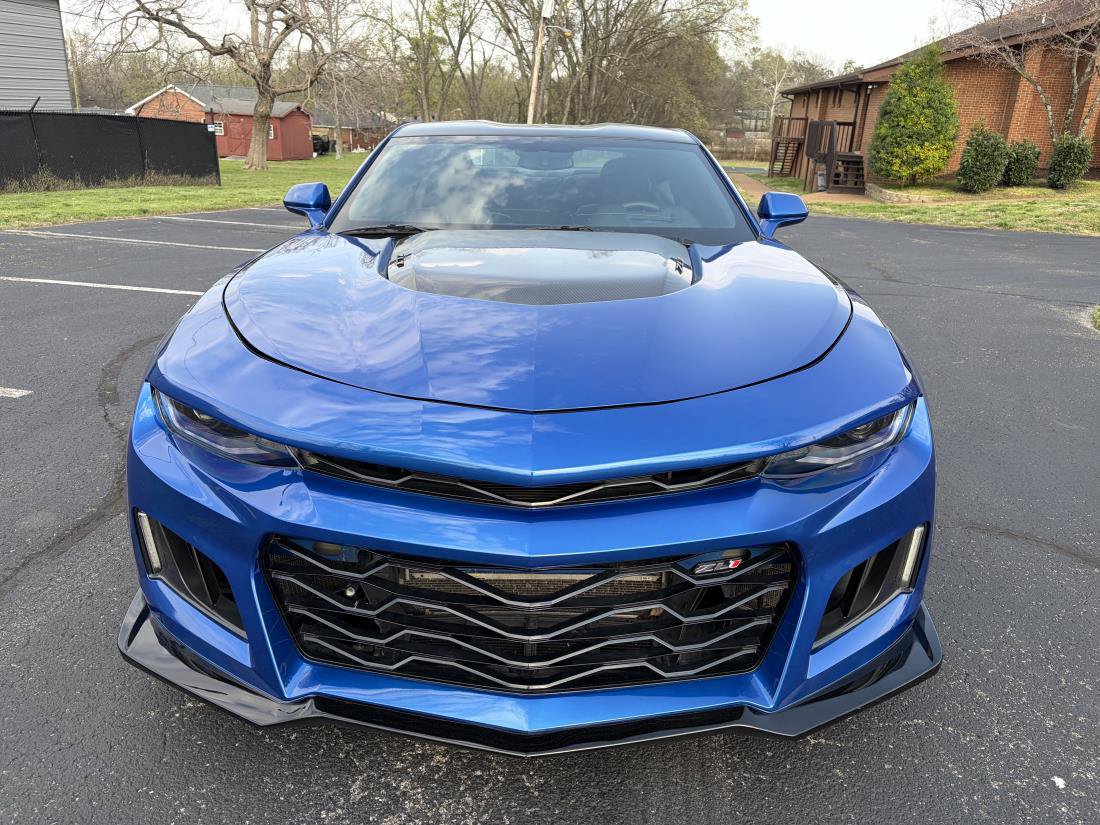 Used 2018 Chevrolet Camaro ZL1 RWD image 2