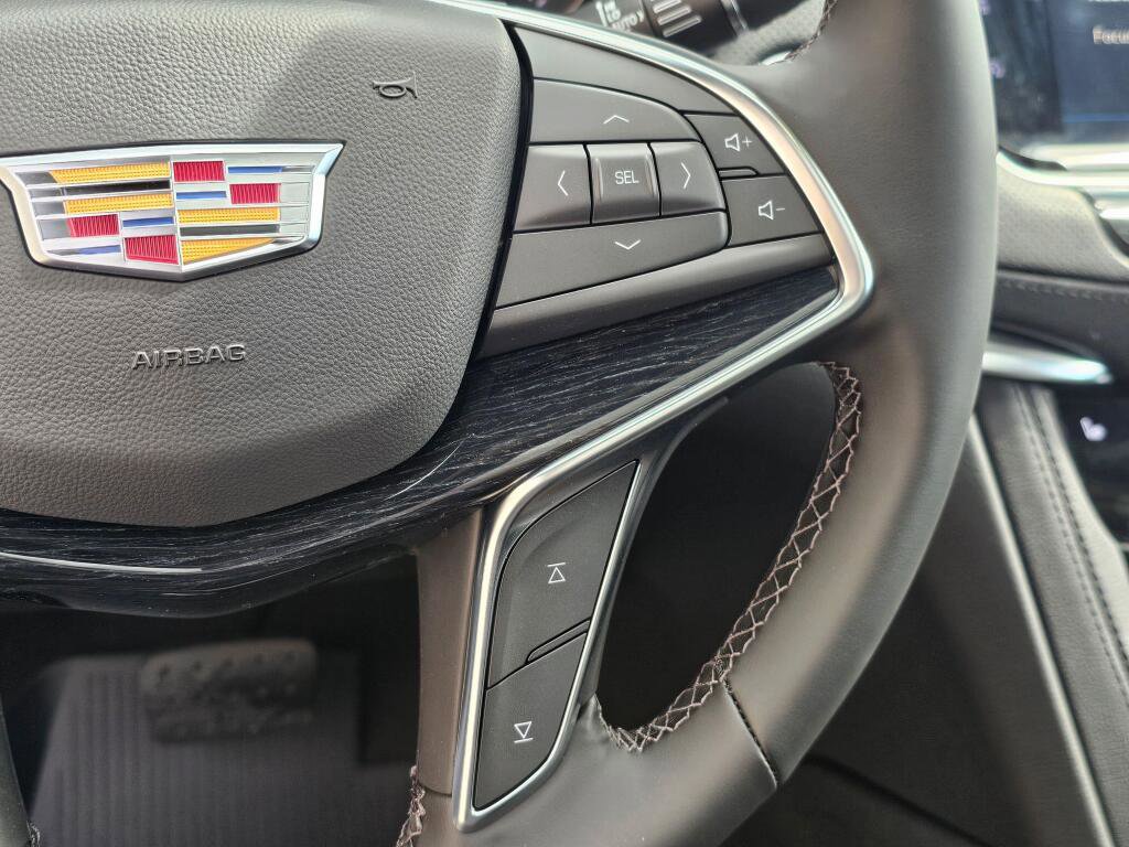 New 2026 Cadillac XT5 Premium Luxury w/ LPO, Floor Liner Package AWD/4WD image 33