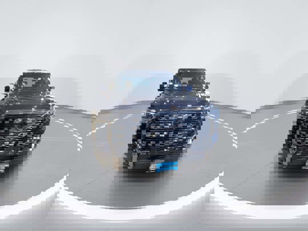 Used 2023 Toyota Tundra Platinum image 3