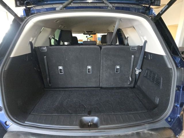 Used 2025 Nissan Pathfinder SV FWD image 23