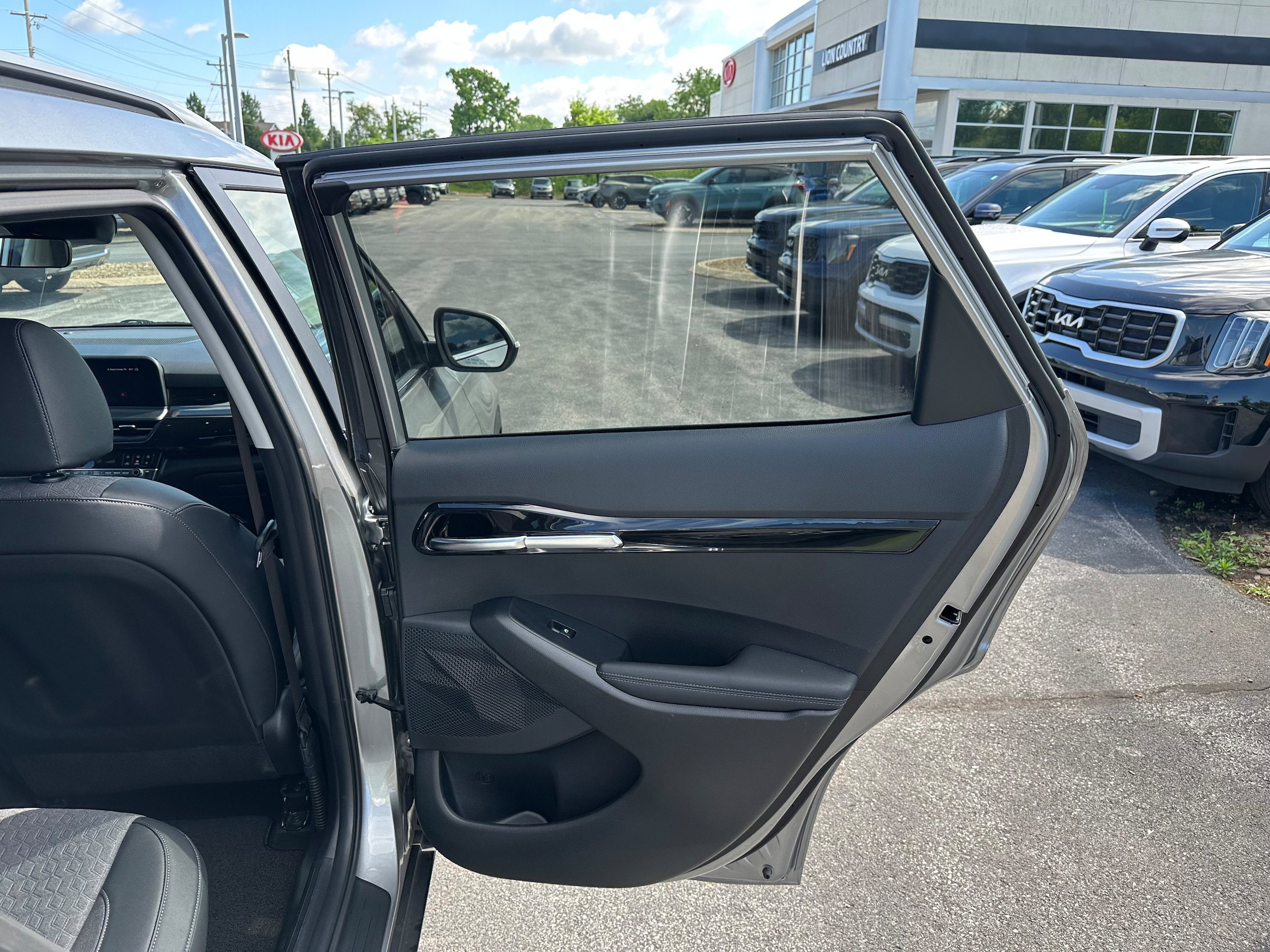 Used 2024 Kia Seltos S AWD/4WD image 15
