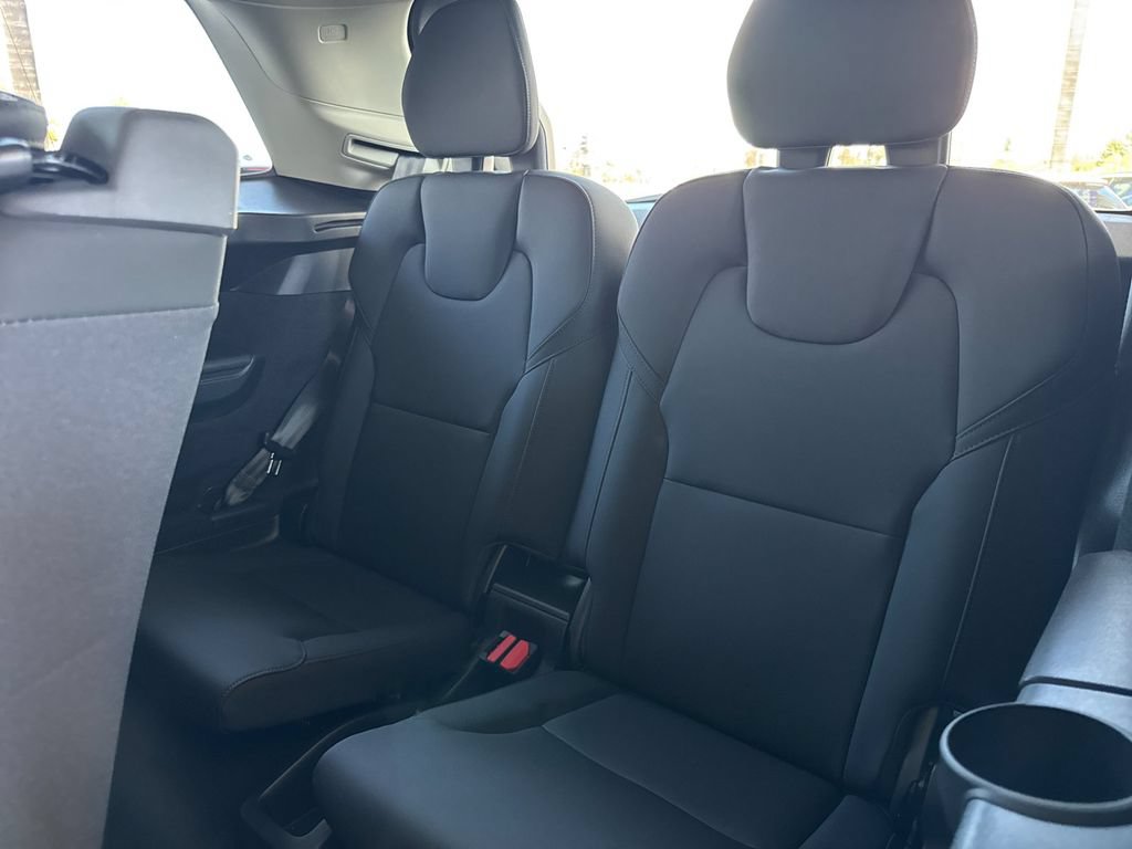 New 2026 Volvo XC90 T8 Plus AWD/4WD image 14