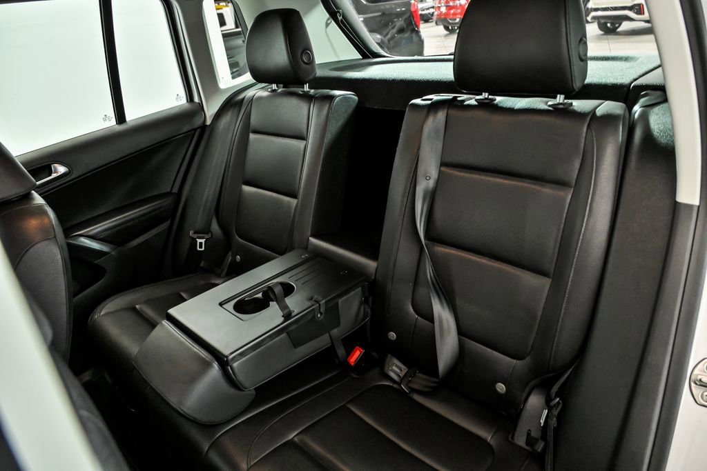 Used 2017 Volkswagen Tiguan S image 13