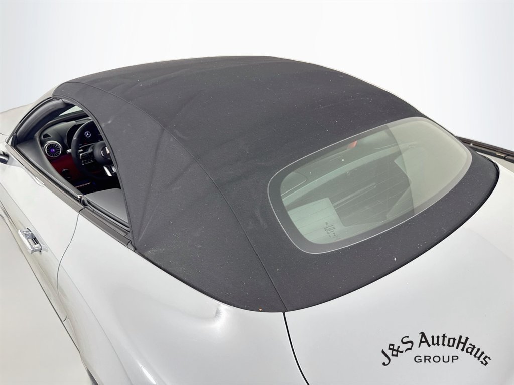 Used 2022 Mercedes-Benz SL 55 AMG 4MATIC w/ Driver Assistance Package image 16