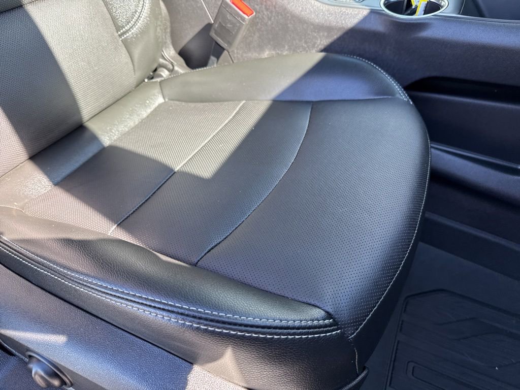 Certified 2024 GMC Terrain SLT w/ Infotainment Package II image 31