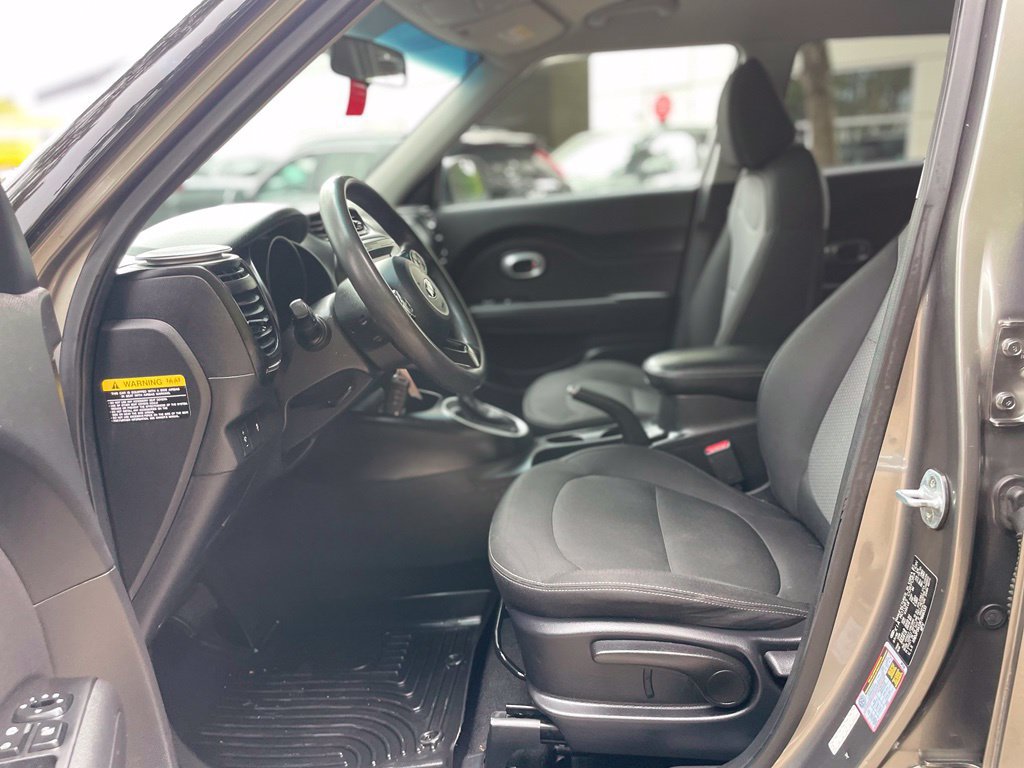 Used 2019 Kia Soul + FWD image 18