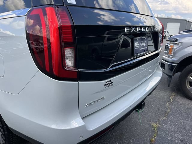 Used 2025 Ford Expedition Max Active AWD/4WD image 12