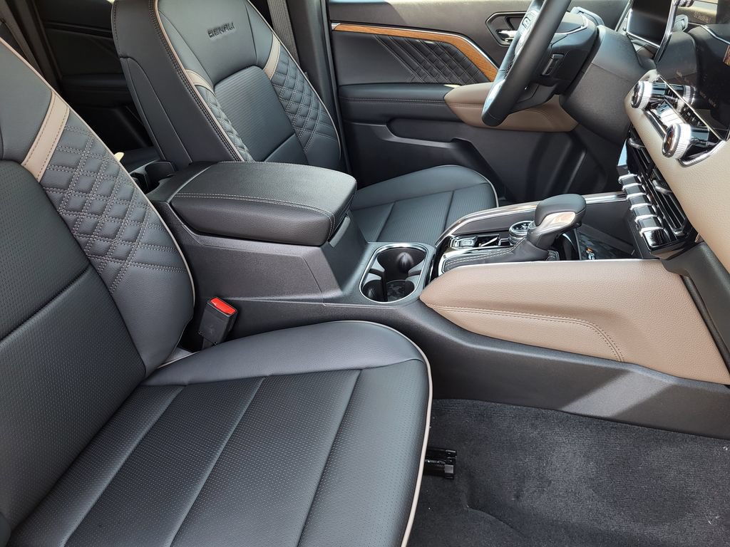 New 2026 GMC Canyon Denali AWD/4WD image 8