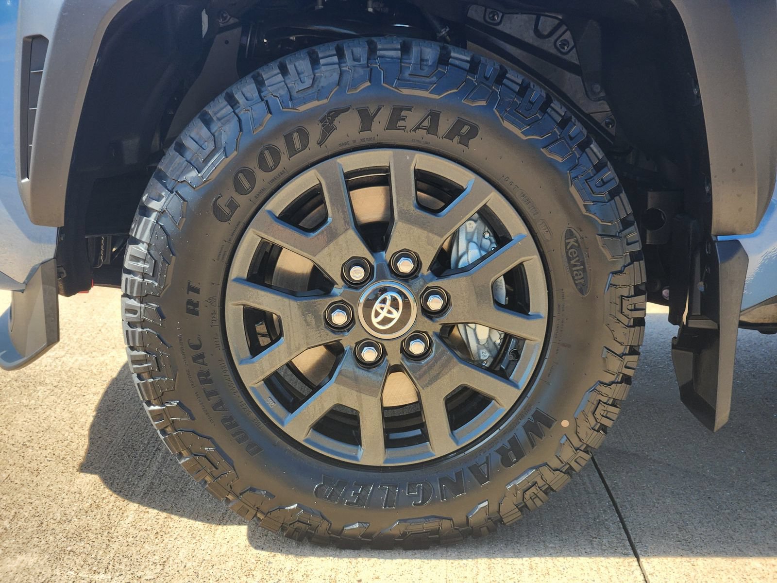 New 2026 Toyota 4Runner SR5 AWD/4WD image 11