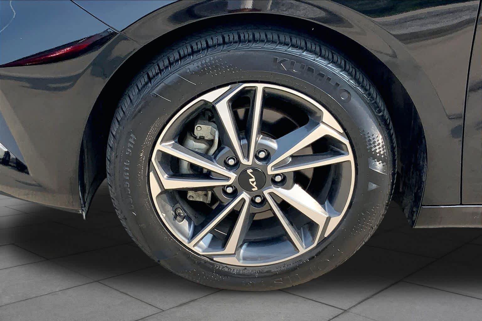 Used 2022 Kia Forte LXS FWD image 10