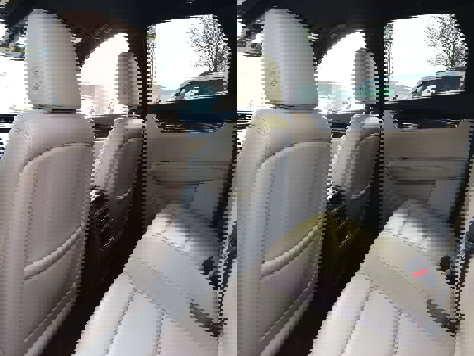 Used 2018 Cadillac XT5 AWD w/ LPO, Wheel Lock Package image 7