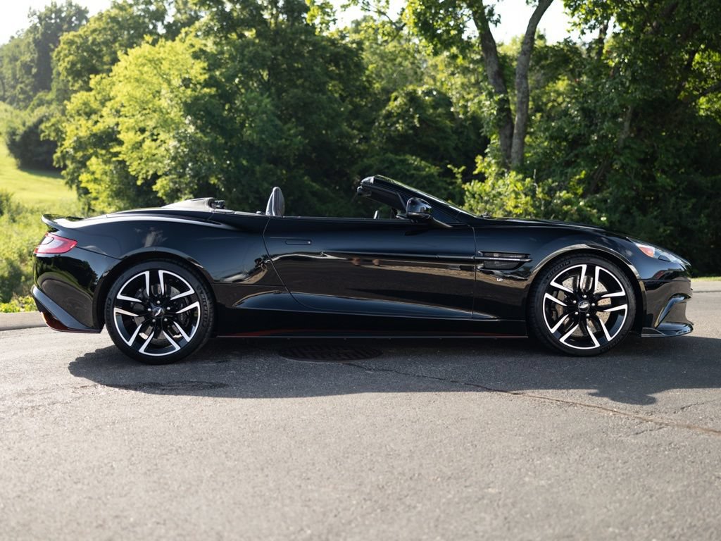 Used 2018 Aston Martin Vanquish S RWD image 8