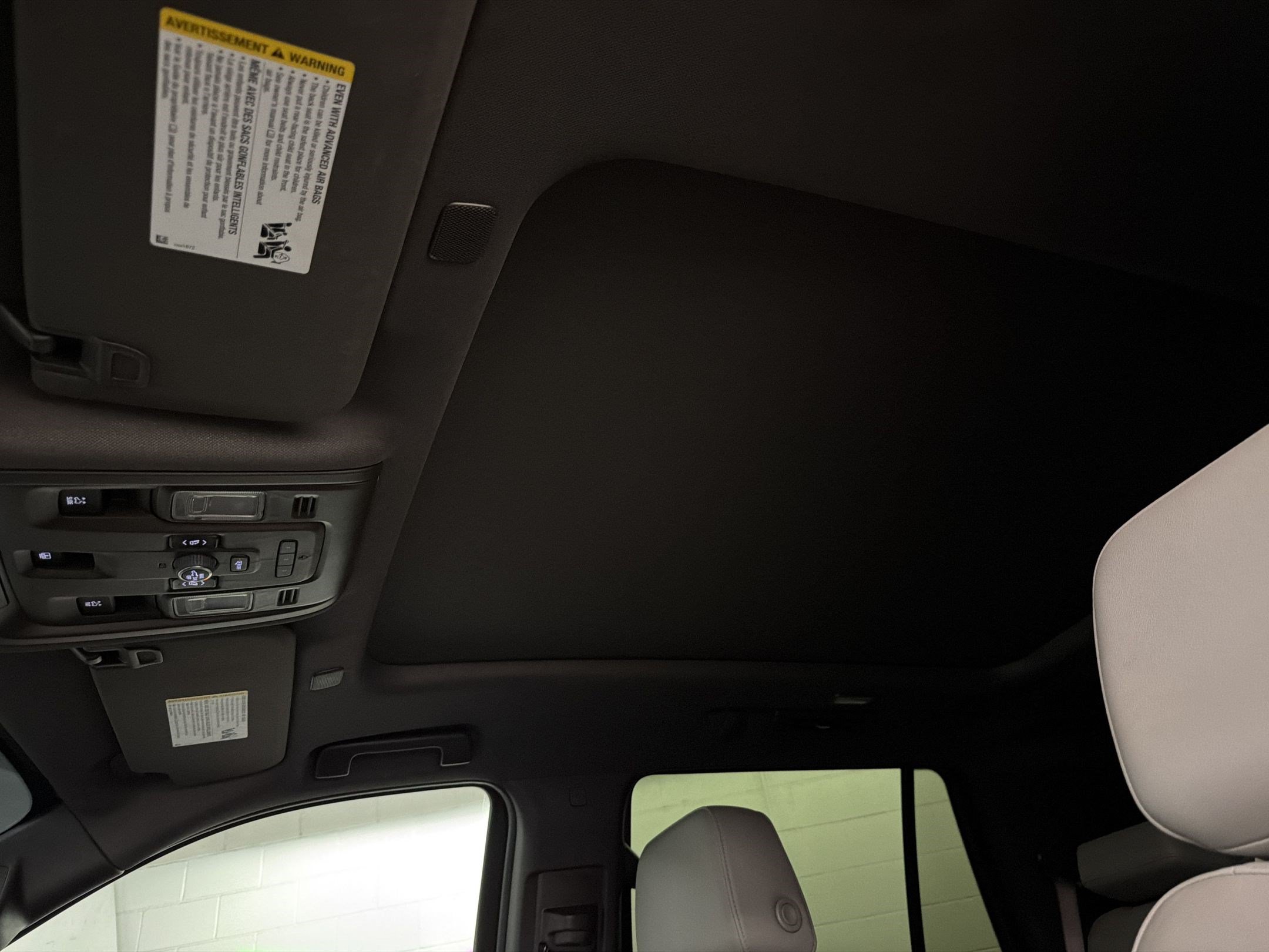 Used 2023 Chevrolet Tahoe LT w/ Luxury Package RWD image 16