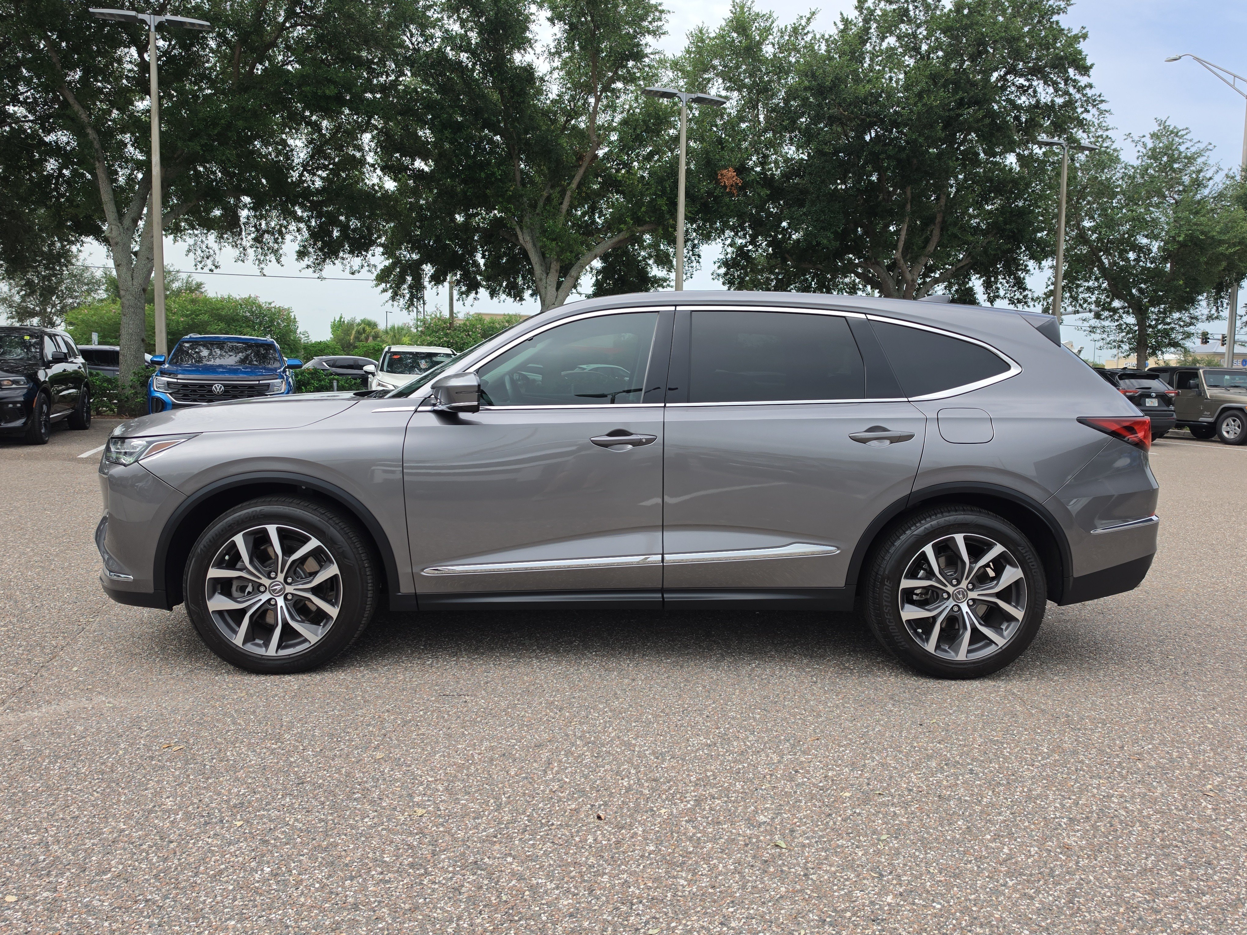 Used 2023 Acura MDX w/ Technology Package AWD/4WD image 5