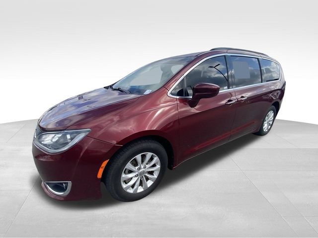 Used 2018 Chrysler Pacifica Touring Plus FWD image 2