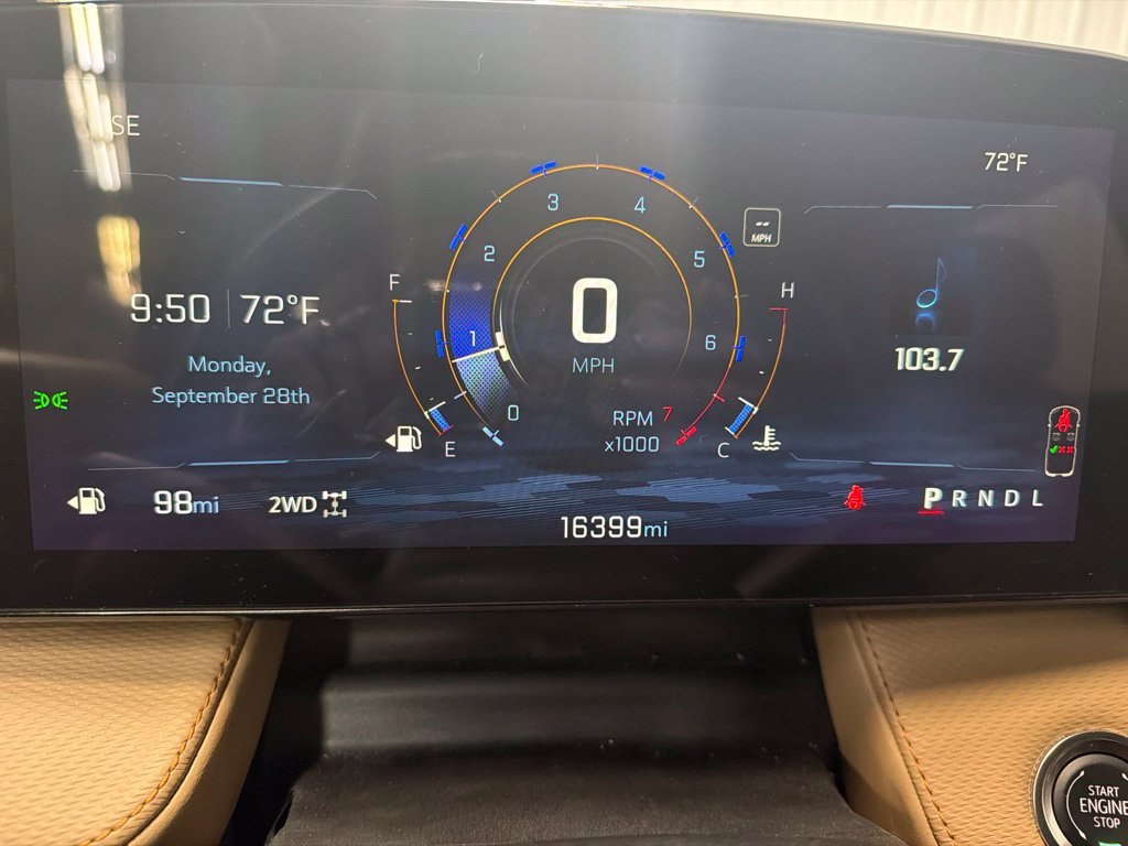 Used 2025 Chevrolet Equinox ACTIV w/ Safety and Technology Package AWD/4WD image 23