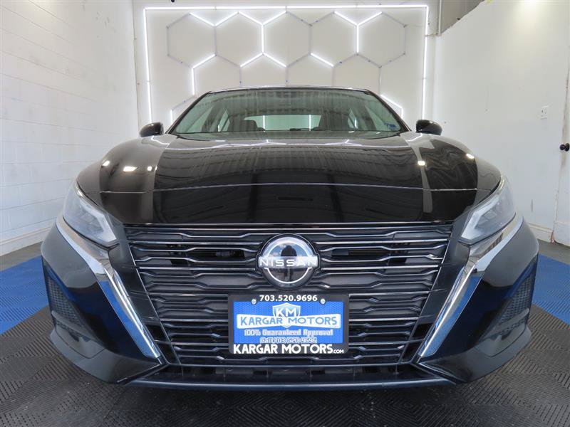 Used 2023 Nissan Altima 2.5 SV FWD image 2