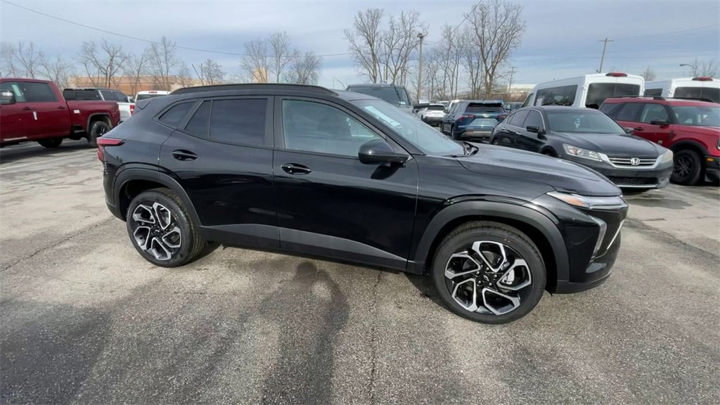 New 2026 Chevrolet Trax RS w/ Sunroof Package image 3