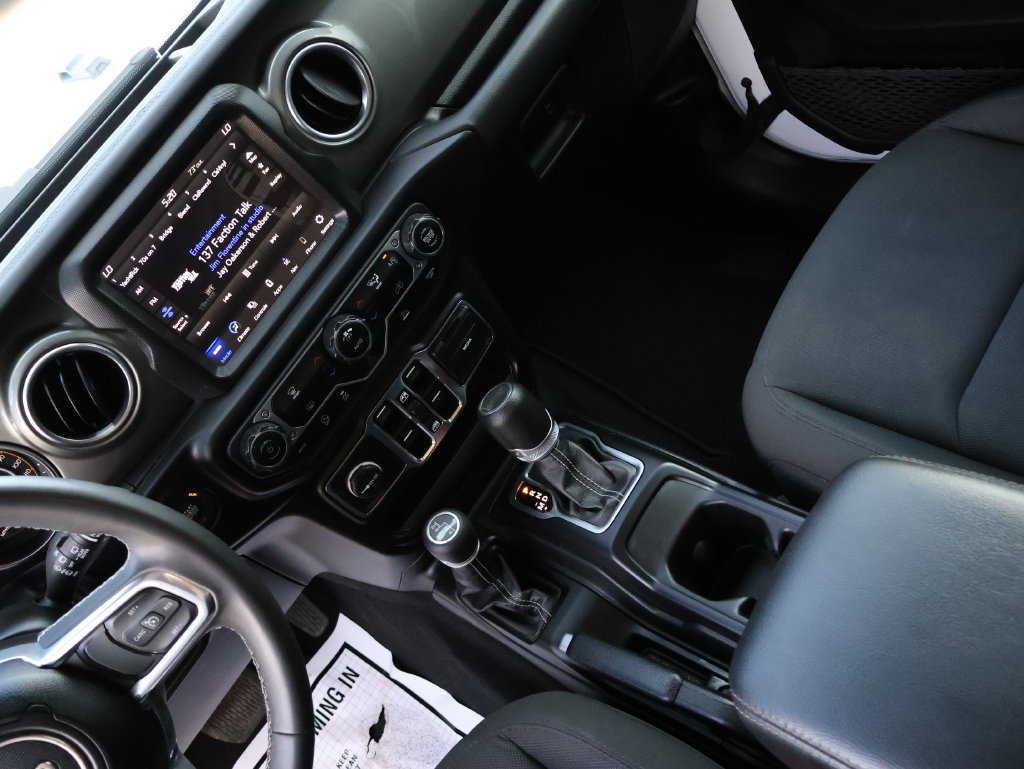 Used 2023 Jeep Wrangler Unlimited Sahara AWD/4WD image 20